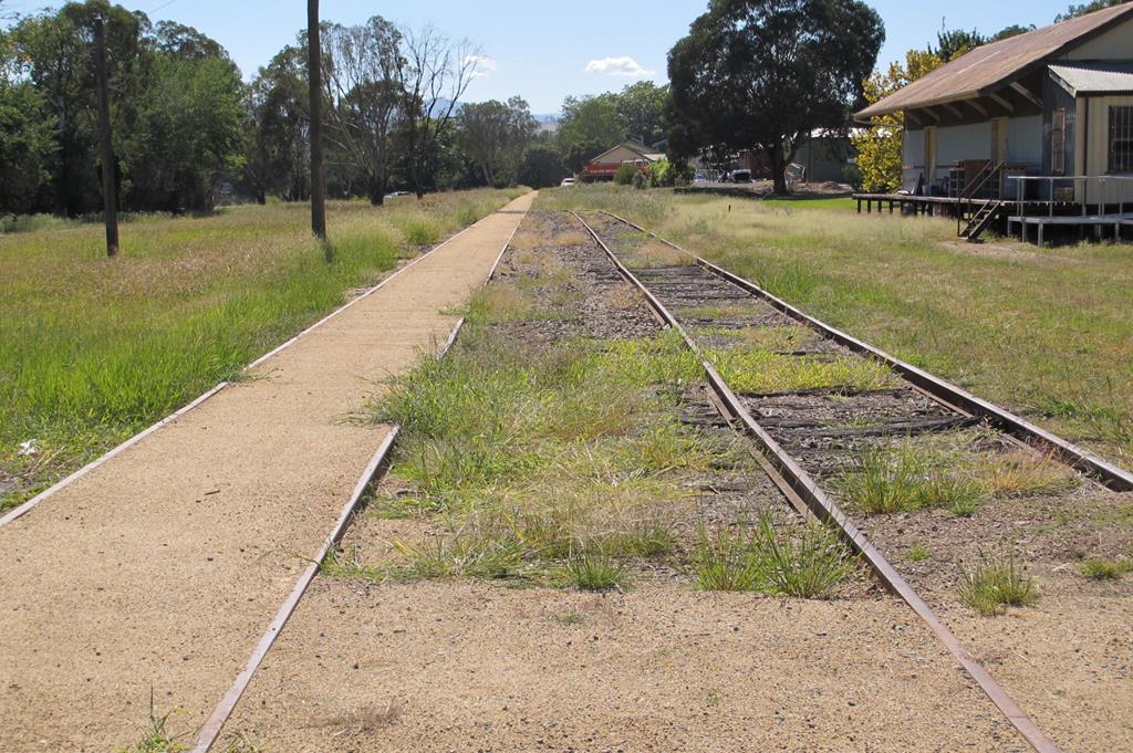 Start of cycle path at Tumut Station Site