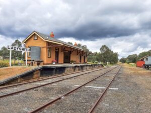 Ladysmith Station is well maintained by the Tumba Rail preservation group. (2021)