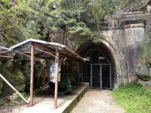 Glenbrook tunnel - west portal [2022]