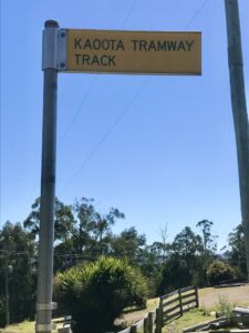 Sign pointing to the start of the Kaoota end of the track. There is a small car park there. (2022)