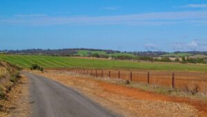 A smooth surface and wide open farmland between Rhynie and Auburn (2015)