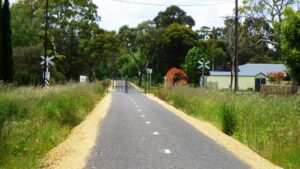 Road crossing at Penola still has railway crossing lights! The railway track is still below the trails surface due to government requirements. [2022]